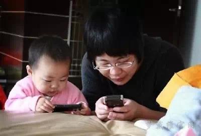 不良生活习惯加重近视的发展